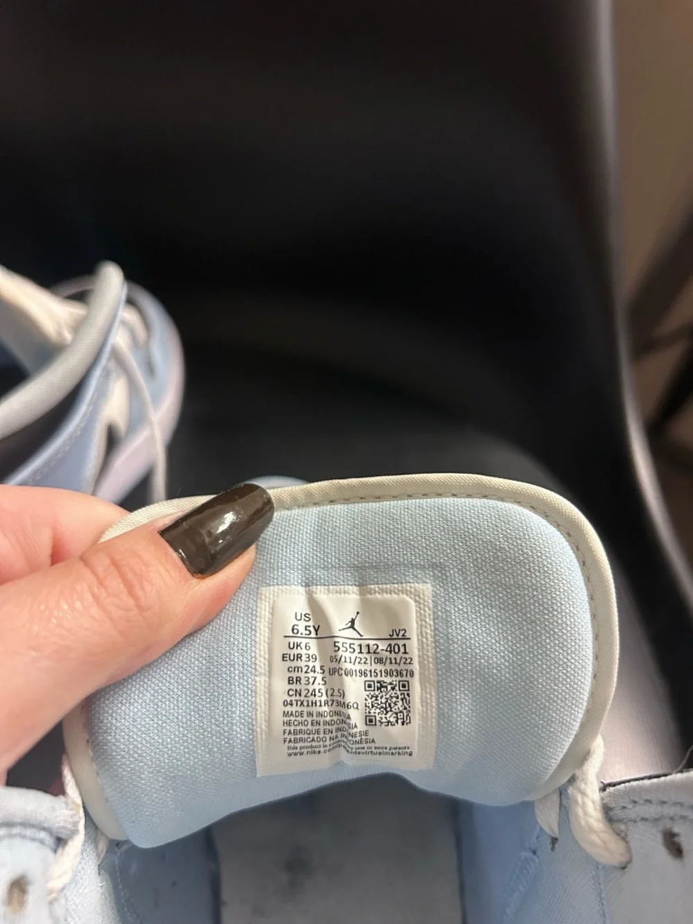 Nike Women’s Mid-Top Sneakers in Light Blue, Black, White - Picture 4 of 4